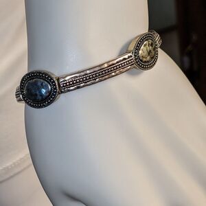 Vintage hammered ovals silvertone design stretch bracelet